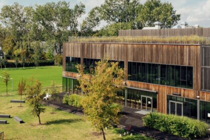 Akadēmijas vidusskola Luxury News