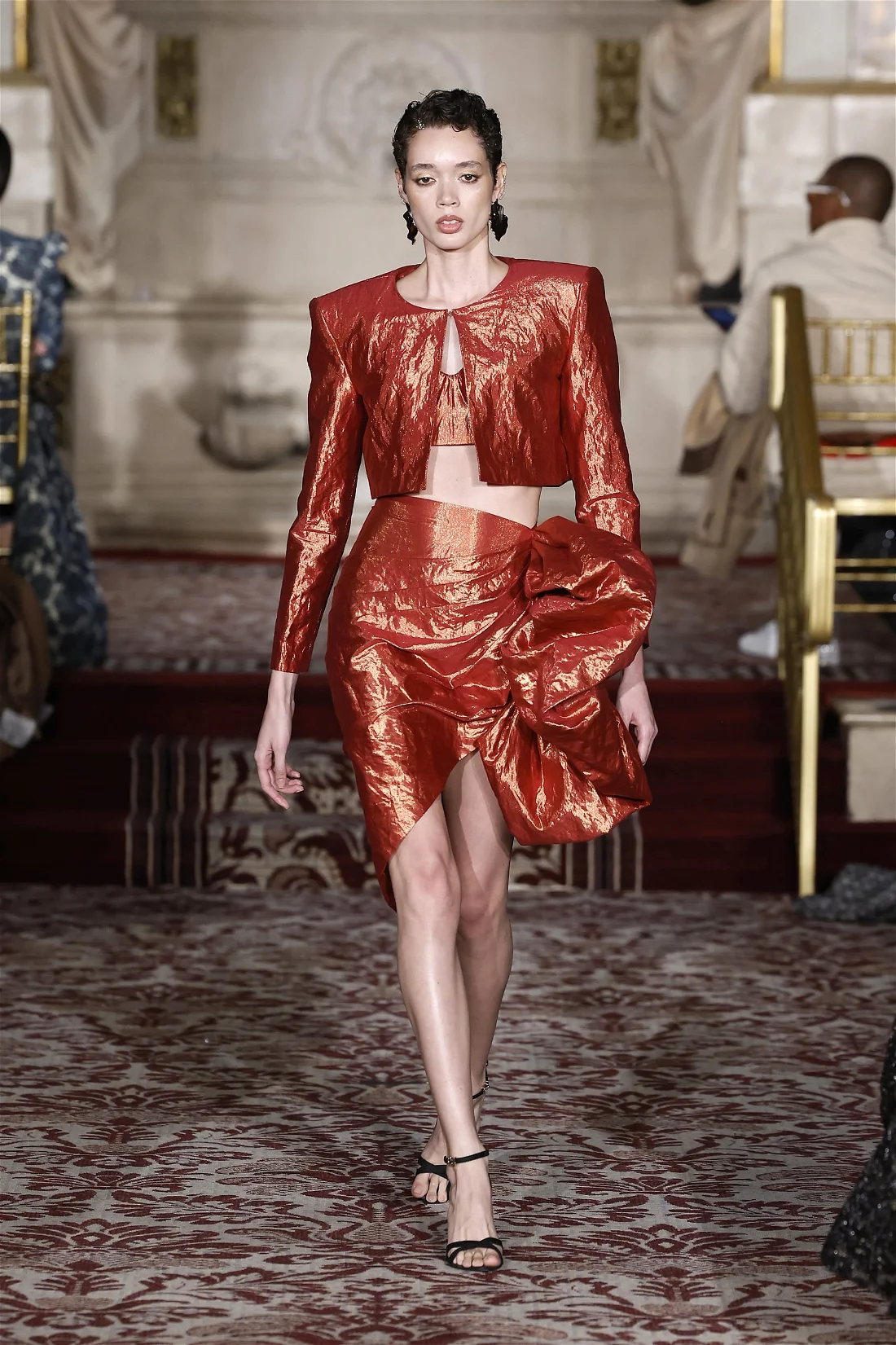 Christian Siriano ar jaunu kolekciju