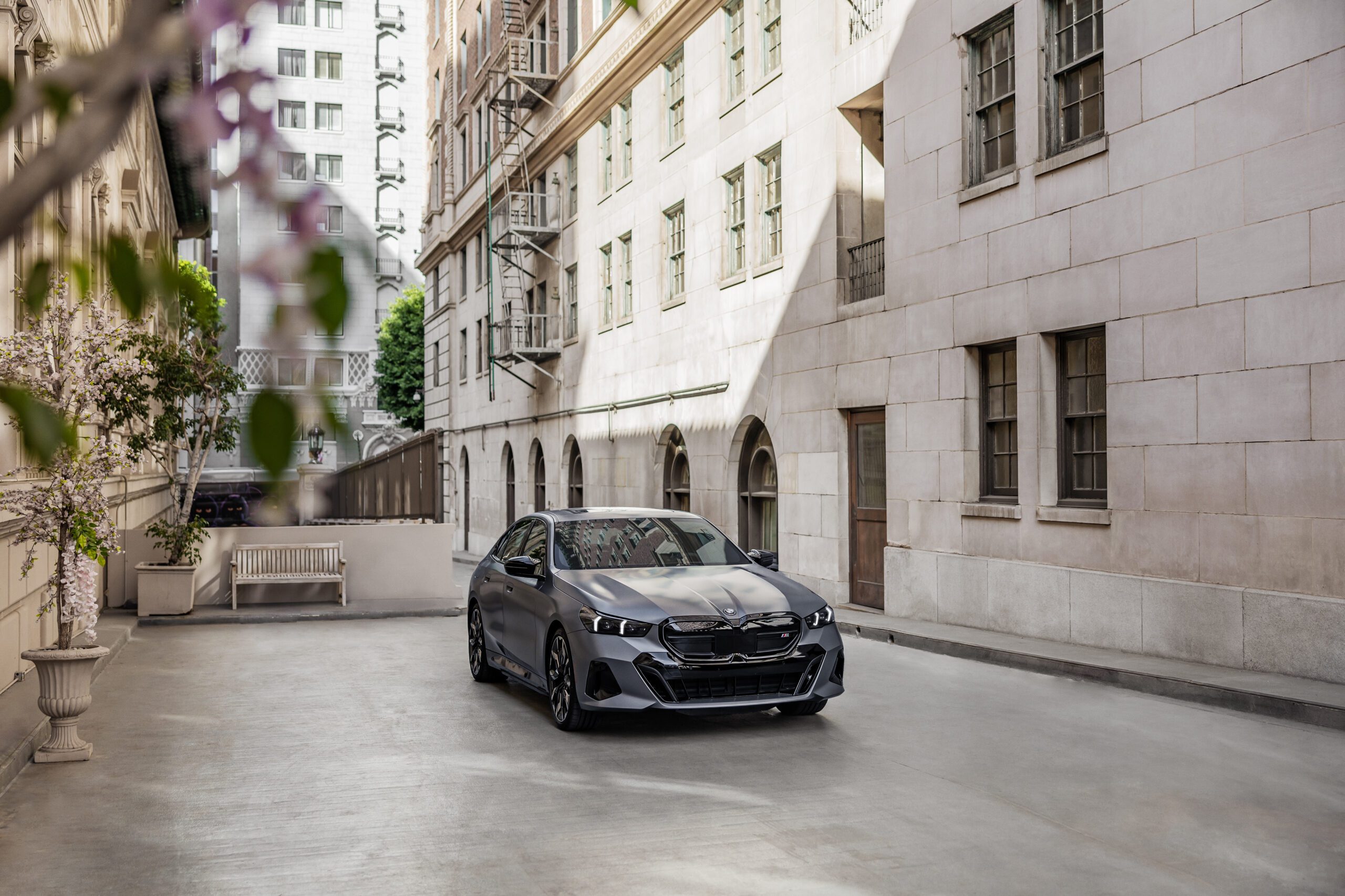 Kristofera Volkena BMW reklāma un mērogošana