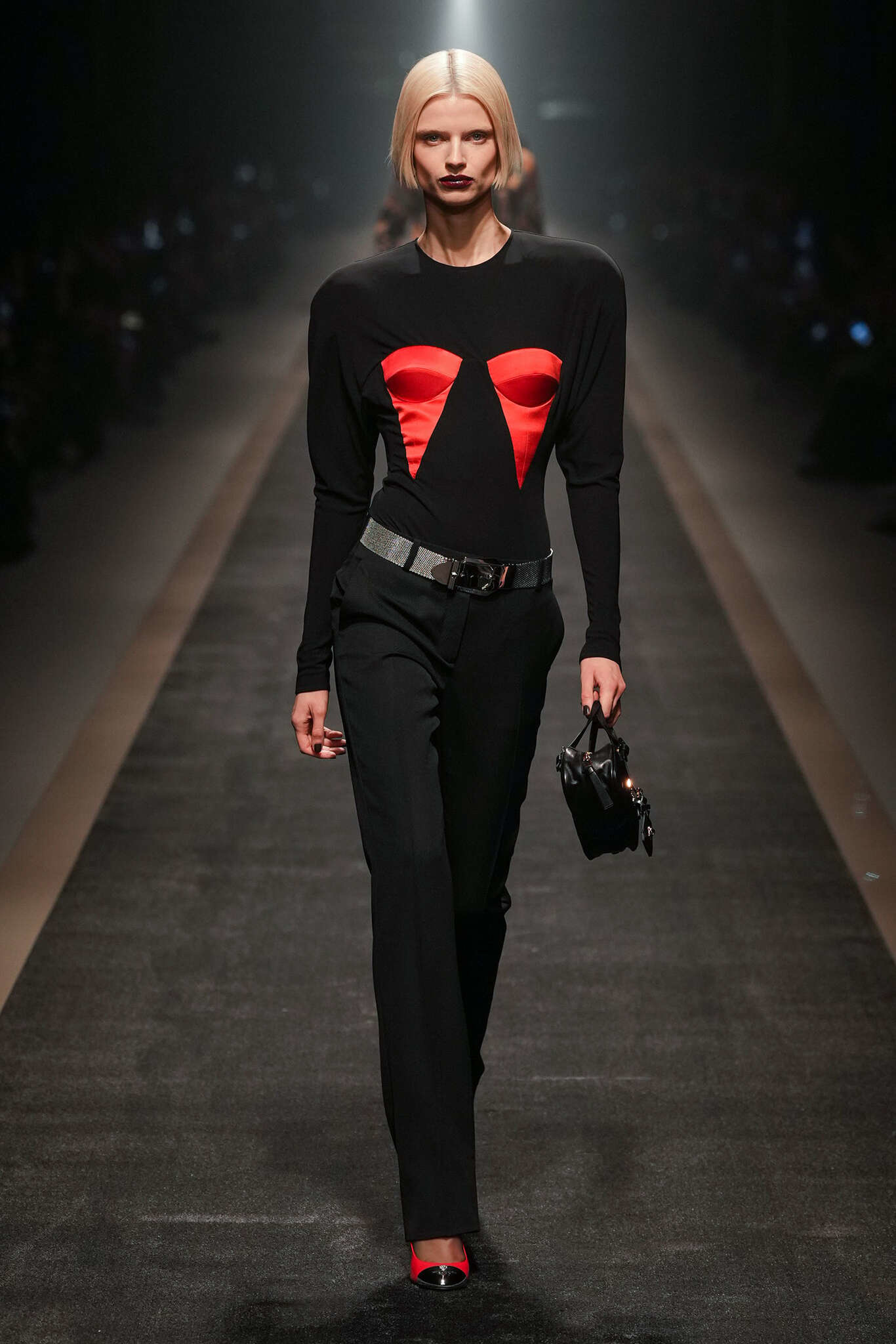 Jaunākais=Versace show2