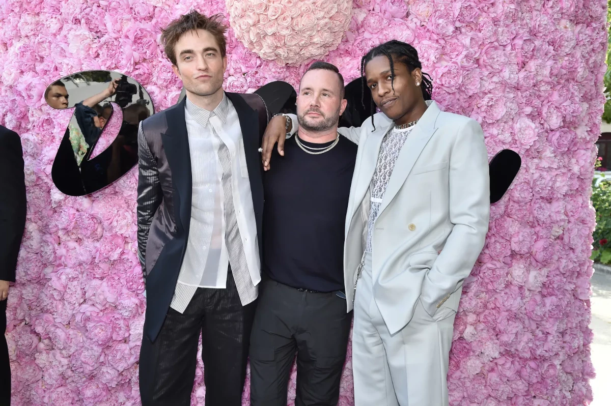 Kima Džounsa atstāj Dior