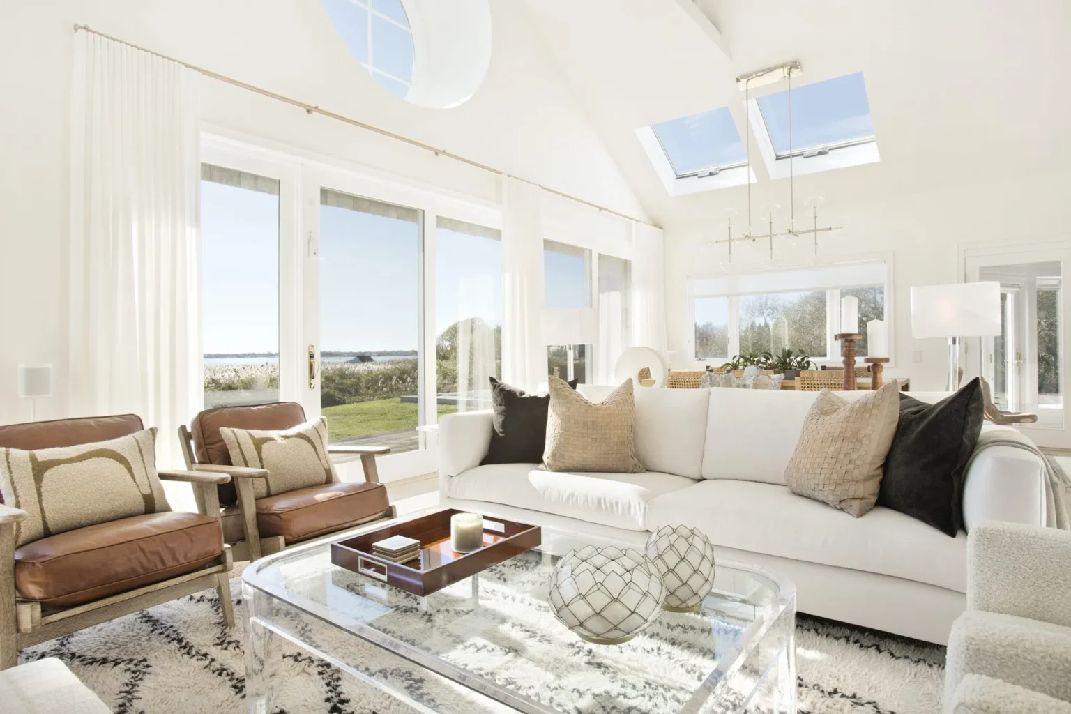 Mājas apdare Modernas mēbeles 2025