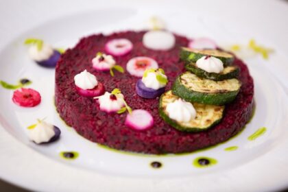 Manor House vegānu ēdienkarte 2024 76