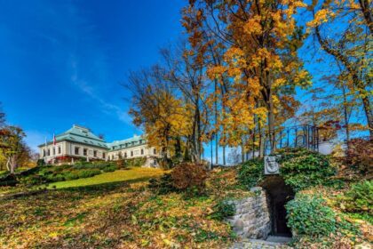 Odrowąż pils rudenī