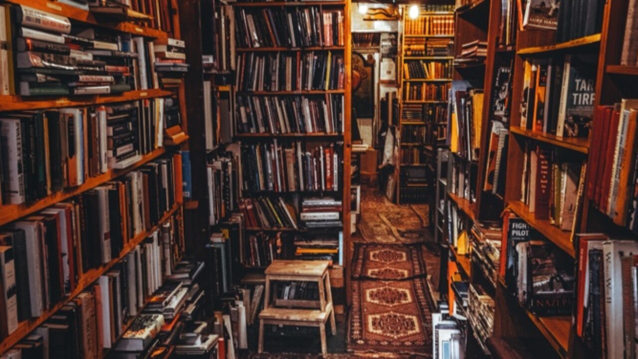 Saint Laurent Babylone stilīgākā grāmatnīca