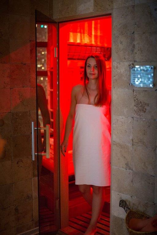 Saunē&scaron;anās stiprina imunitāti, uzlabo asinsriti, mazina muskuļu sasprindzinājumu, mazina stresu, uzlabo garastāvokli un ādas stāvokli.