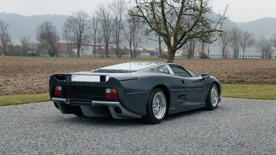 Unikāls Jaguar Xi220 izsolē Sothebys2