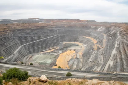 Debswana dimantu ieguves samazināšana