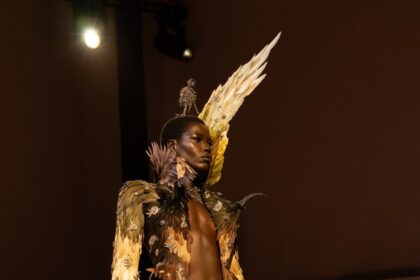 Schiaparelli Pavasaris 2026 Agonija I Ekstāze Haute Couture Kā Dzīvā māksla