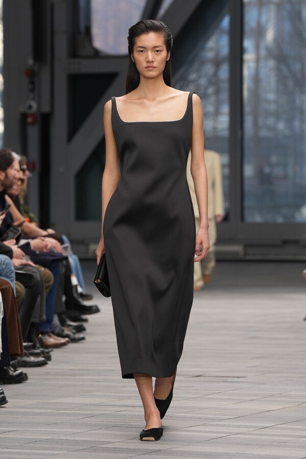 Calvin Klein Starp Mītu Un Tagadni2