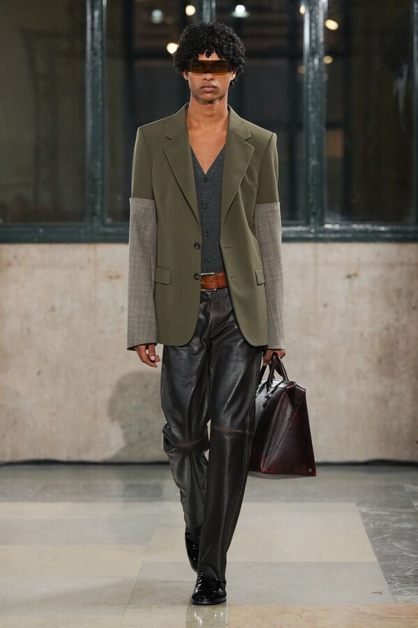 Jaunākā Maison Margiela7 skate