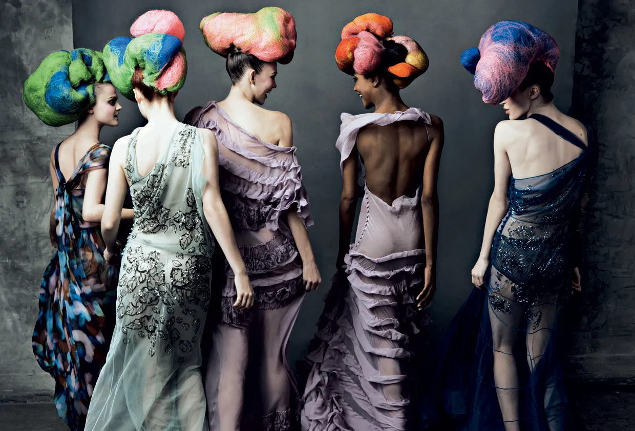 15 John Galliano labākie tērpi