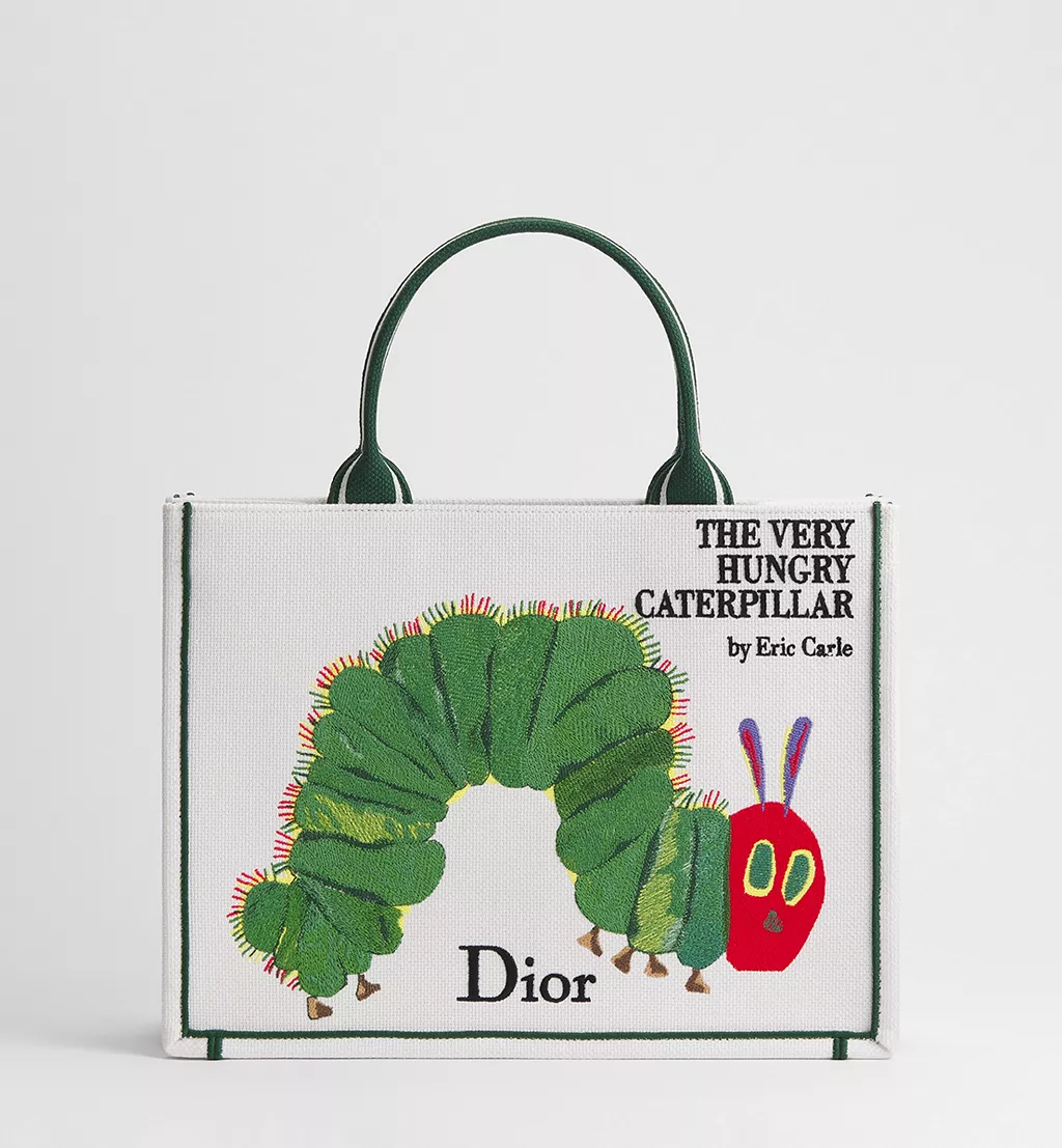 Dior Book Tote Kad grāmata kļūst par modi